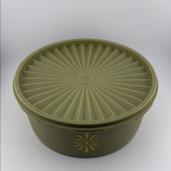 Vintage Tupperware Servelier Round Storage Container Avocado Green Starburst EUC - Picture 3 of 6